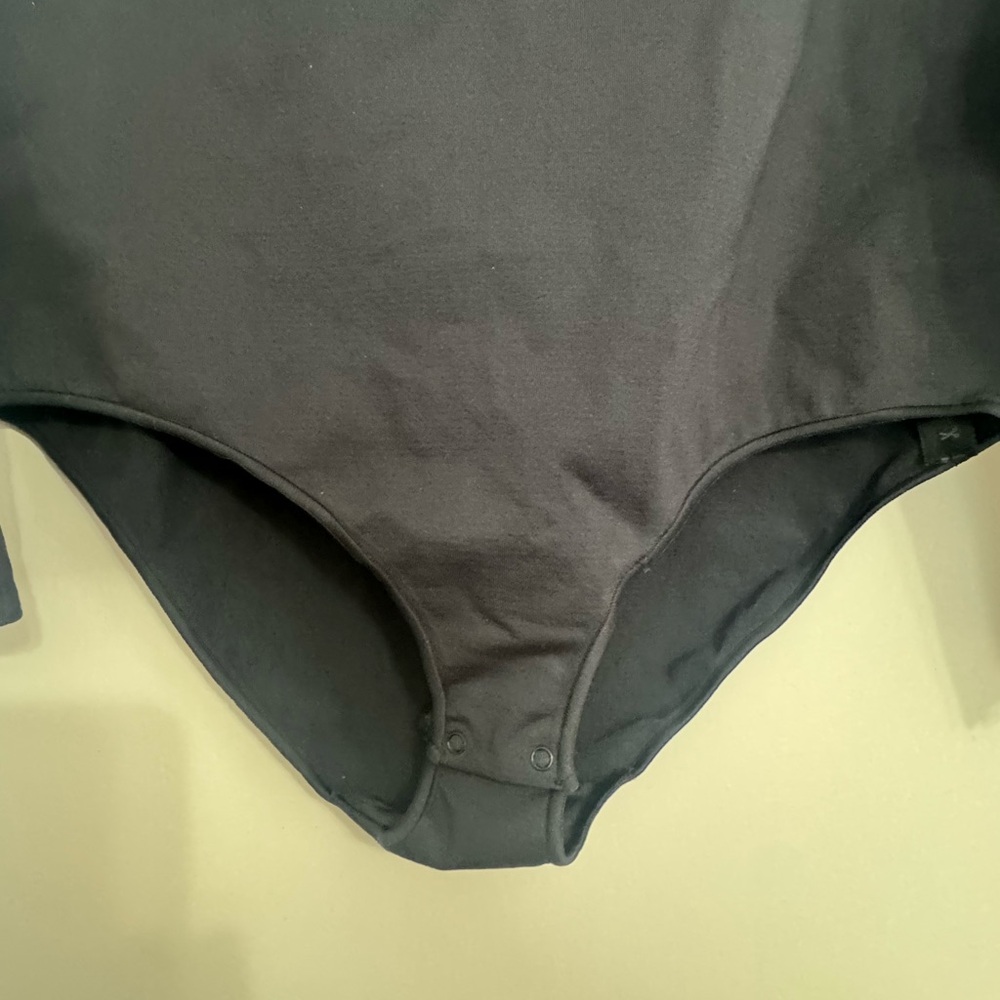 SKIMS Black Mock Neck Long Sleeve Bodysuit - Picture 5 of 8